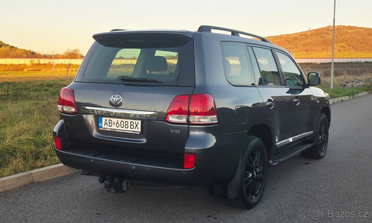 land Cruiser lc200, j200 4.5 V8 top stav, 242t km