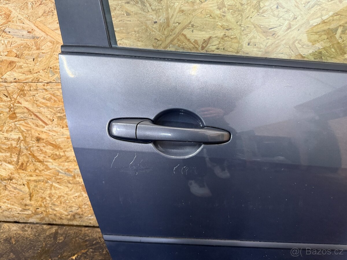 KOMPLETNÍ PRAVÉ PŘEDNÍ DVEŘE MAZDA 5 - 3