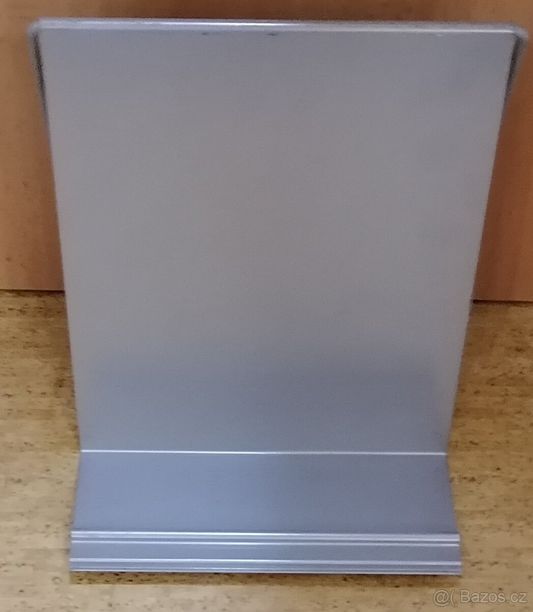 Kovový stojánek - 3