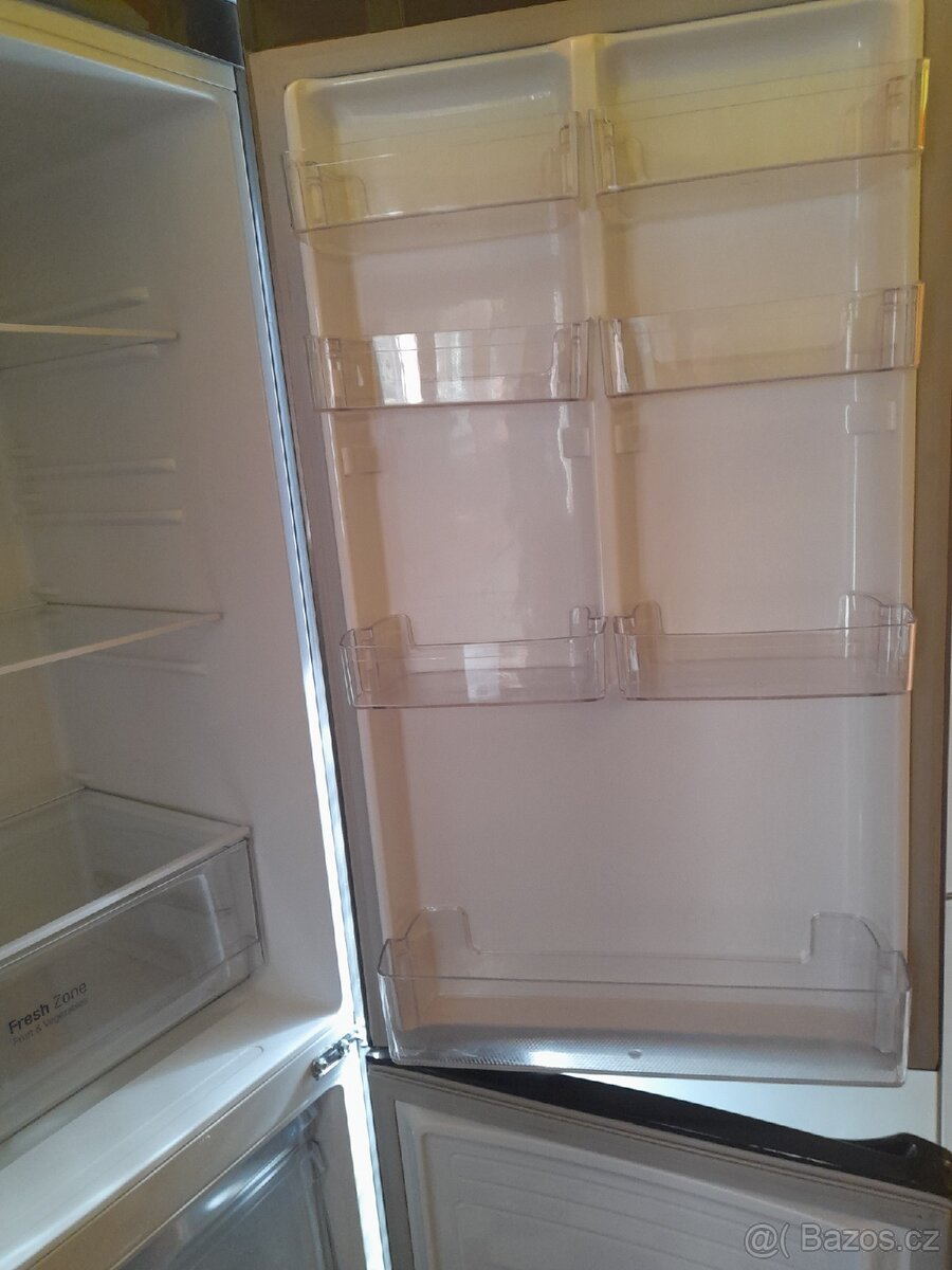 Lednicka s mrazakem LG A++ - 3