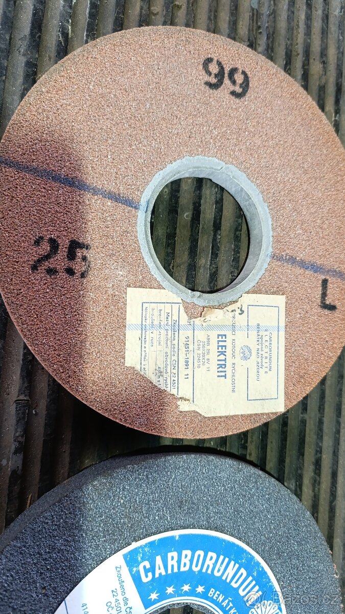 Brusné kotouče 250x20x76 - 3