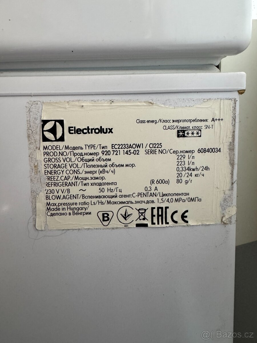 Pultový mrazák Electrolux EC2233AOW - 3