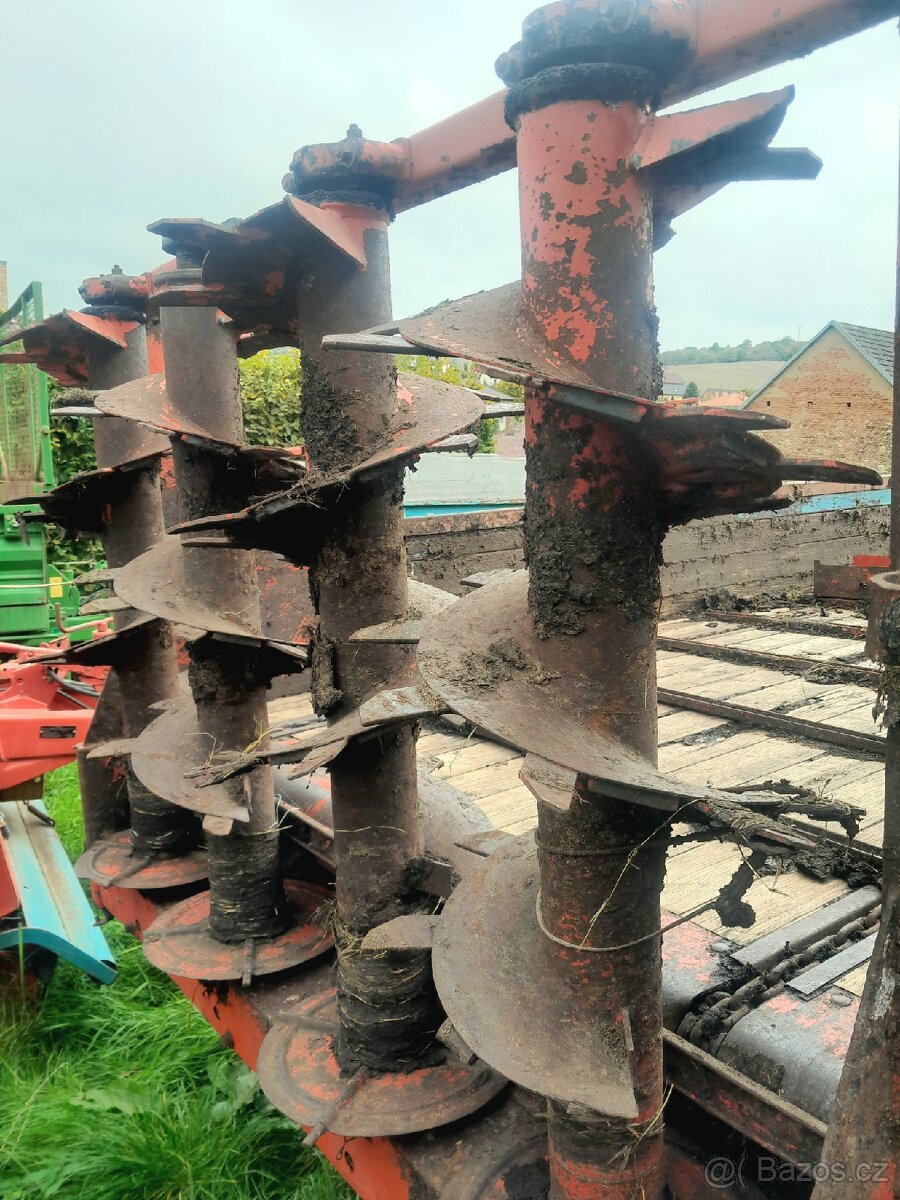 Rozmetadlo hnoje 4000 kg - 3