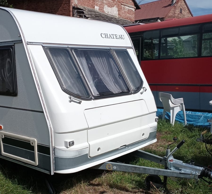 PRODÁM KARAVAN CHATEAU 1200kg - 3