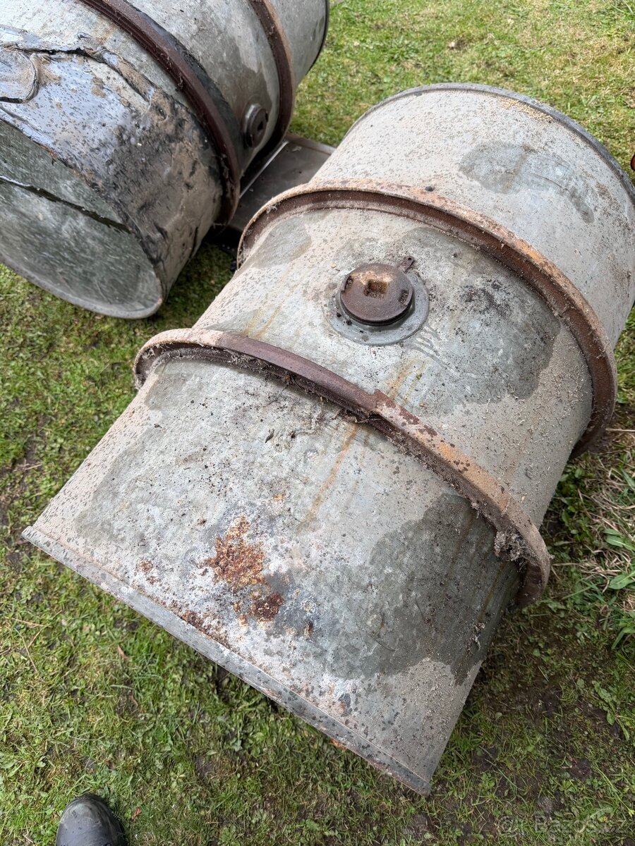 Plechový sud 200l - 3