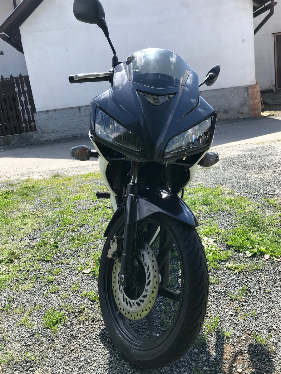 Honda CBR 125r - 3