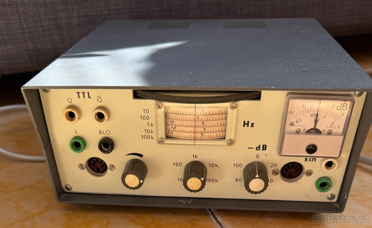 Sada elektronických retro přístrojů (4 ks) Unikatni - 3