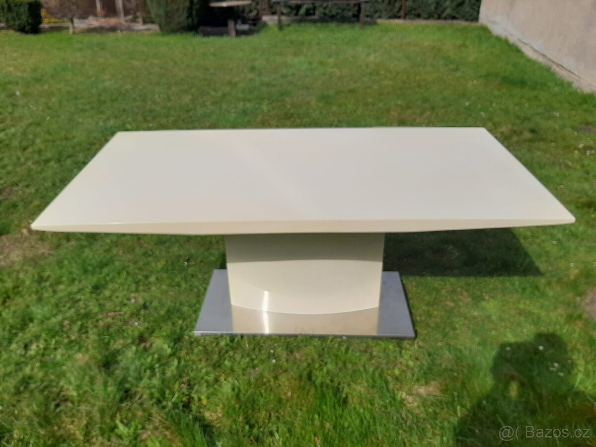 Masivní luxusní stůl - 3