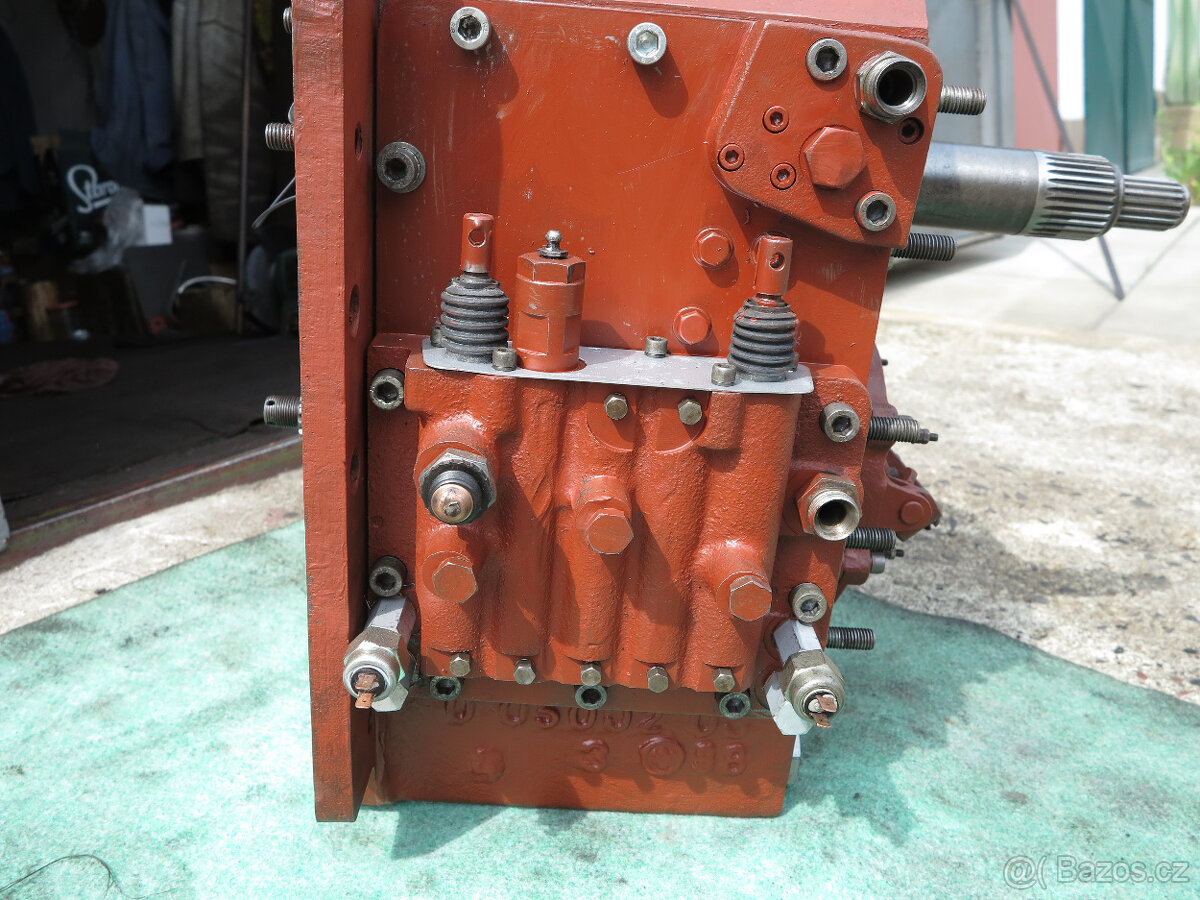 Převodovku po G.O.na vysokozdvižný vozík DESTA - 3