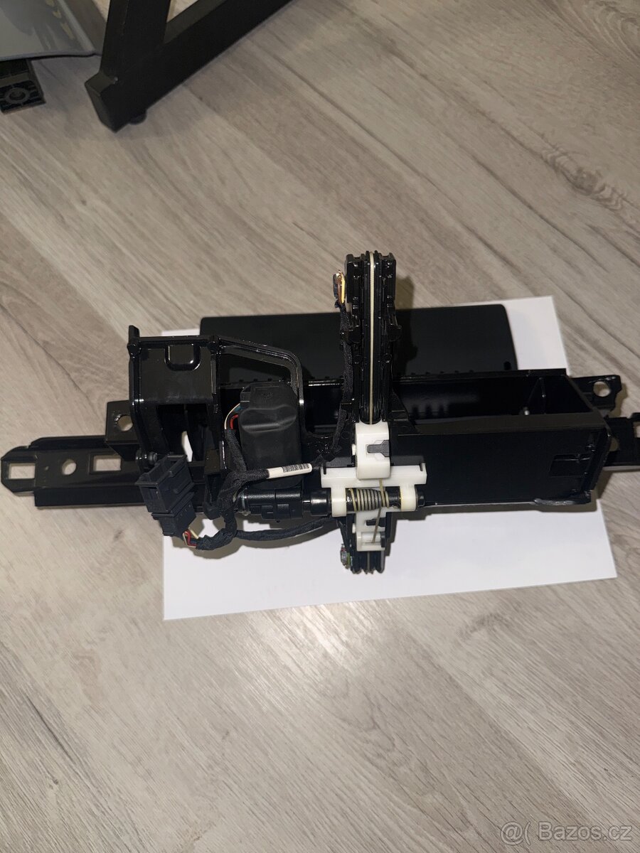 Audi A7 C7 – výsuvný MMI displej + kompletní mechanismus (4G - 3