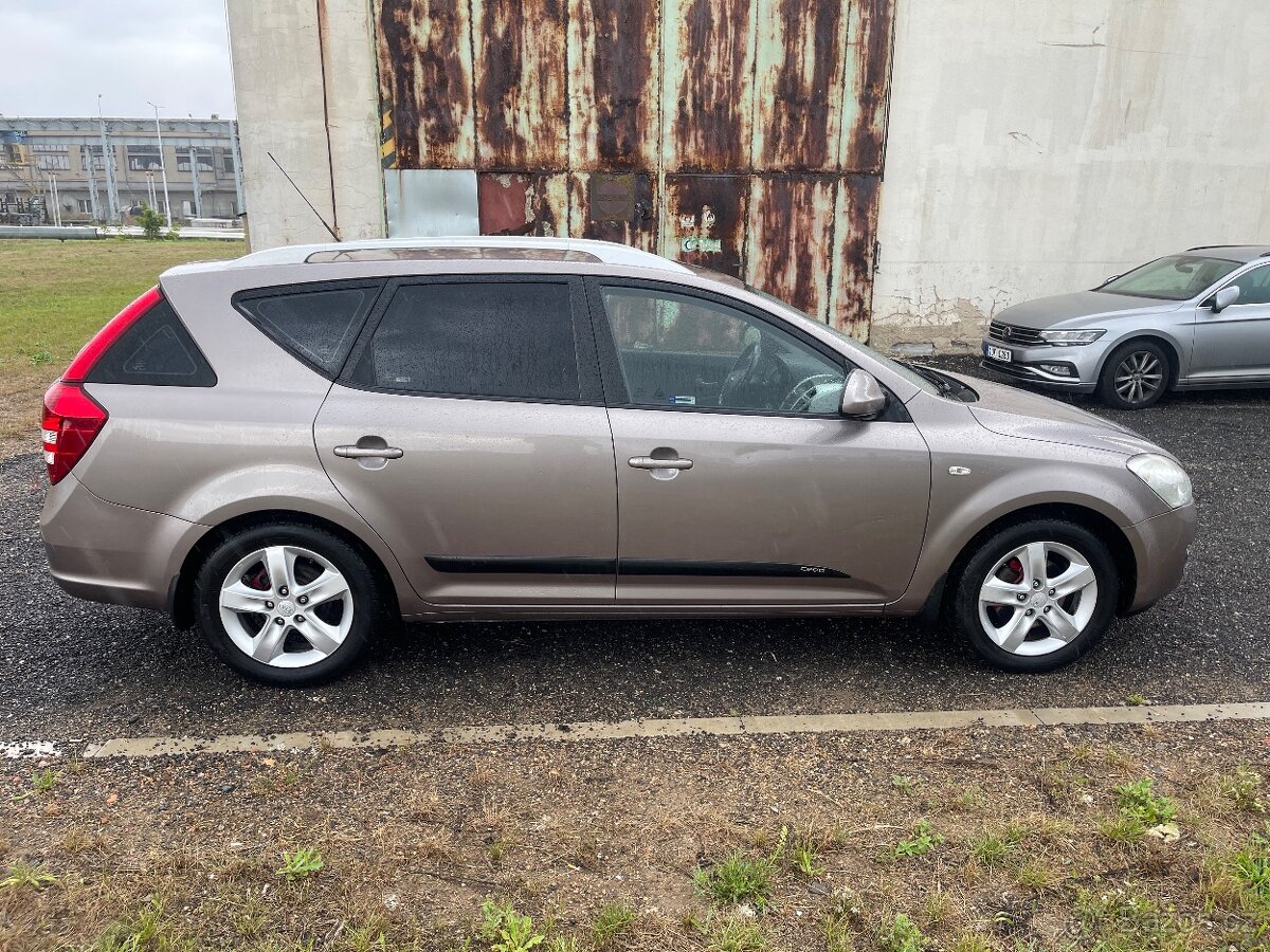 NOVÁ STK Kia Ceed 1.6 CRDi 16v 84kw - 3