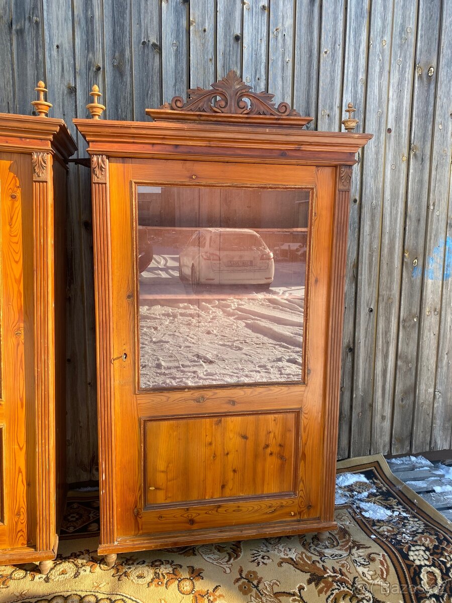 Starožitná vitrína, šatní skříň - 3