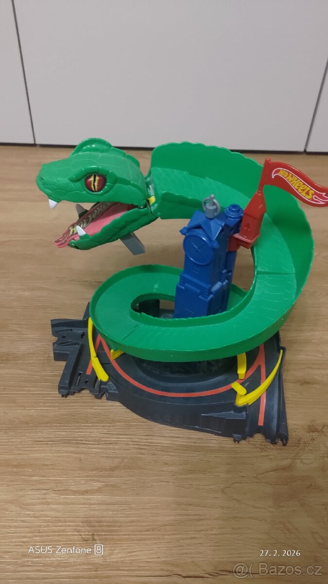 Hotwheels zatoči s kobrou - 3
