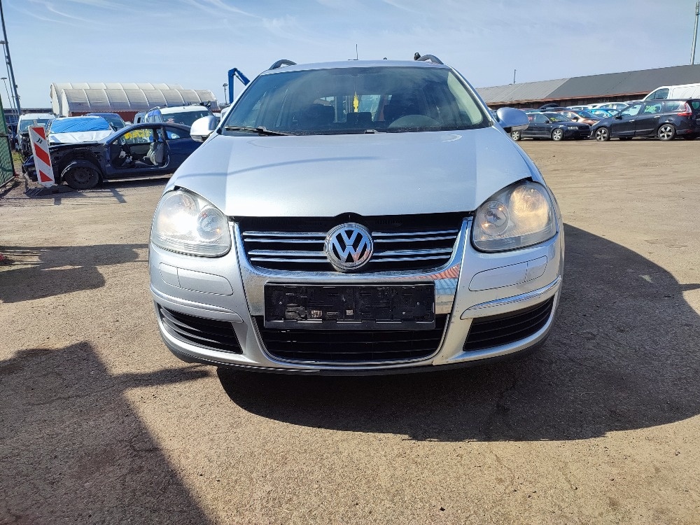 VW Golf č. 2338 - 3
