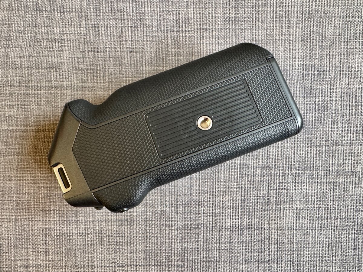 Fuji GFX 100ii Battery Grip + L Plate - 3