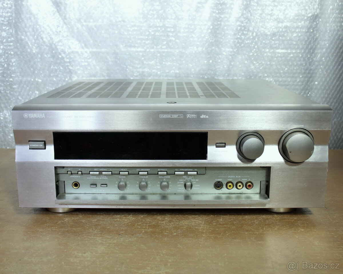 Zesilovač Yamaha DSP. - 3