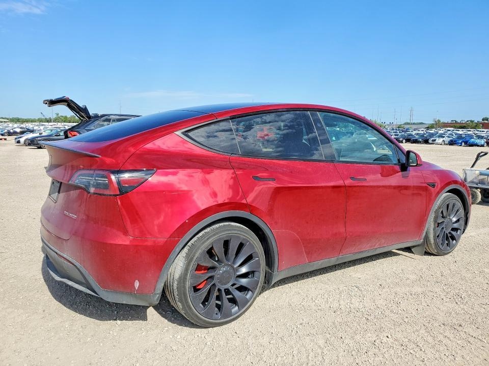 TESLA MODEL Y 2024 - 3