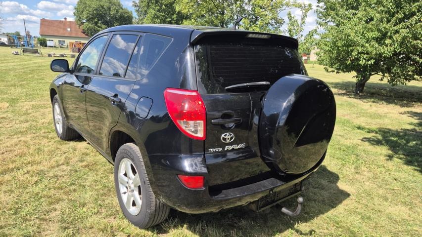 Prodám Toyota Rav4 2.0I 112KW - 4X4 - 3