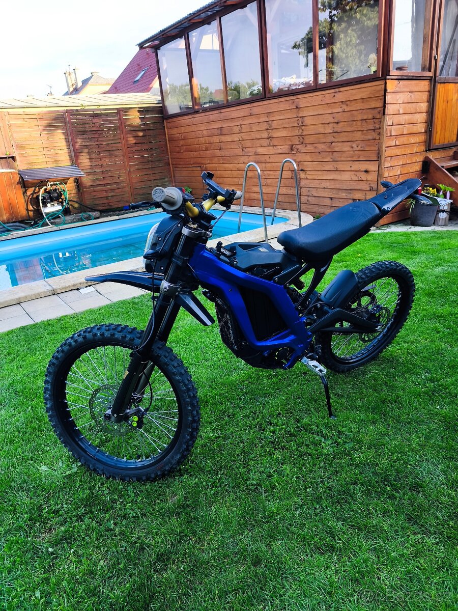 Sur-ron Light bee elektro motorka s SPZ