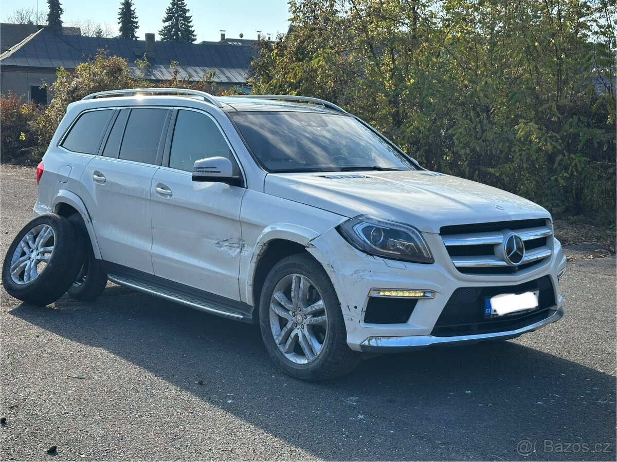 Lehce havarovaný Mercedes AMG GL 350 CDI