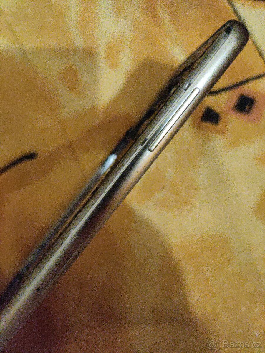 Galaxy A8 na ND (základní deska, rám a šuplíčky) - 3