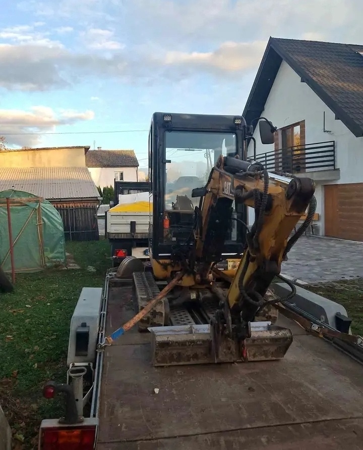 Caterpillar 301.8 pásový bagr - 3