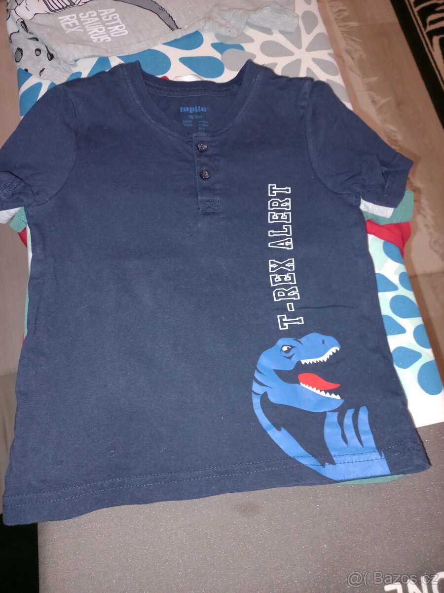 11 kusů hlapecké tepláčky+trička vel.98-104 - 3