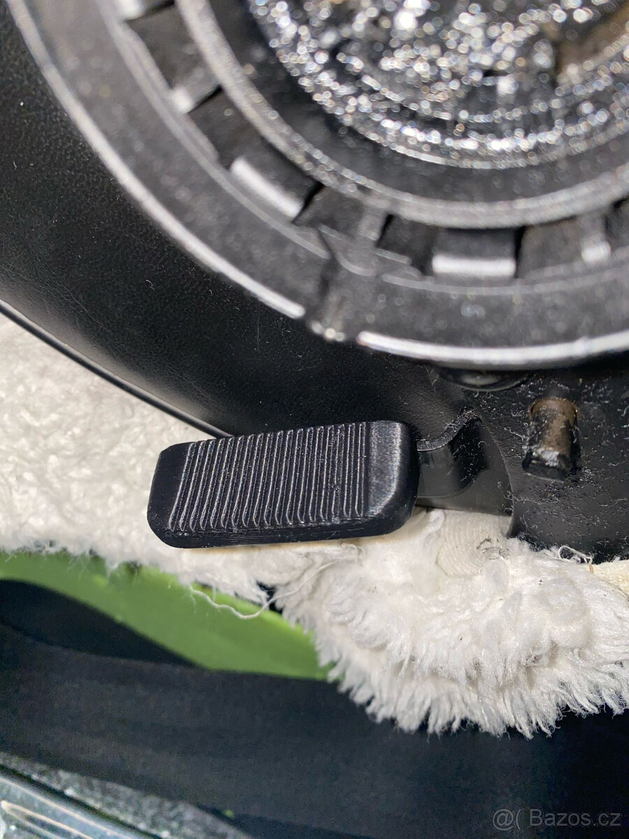 Krytka madla sklápění sedačky Škoda 110R - 3