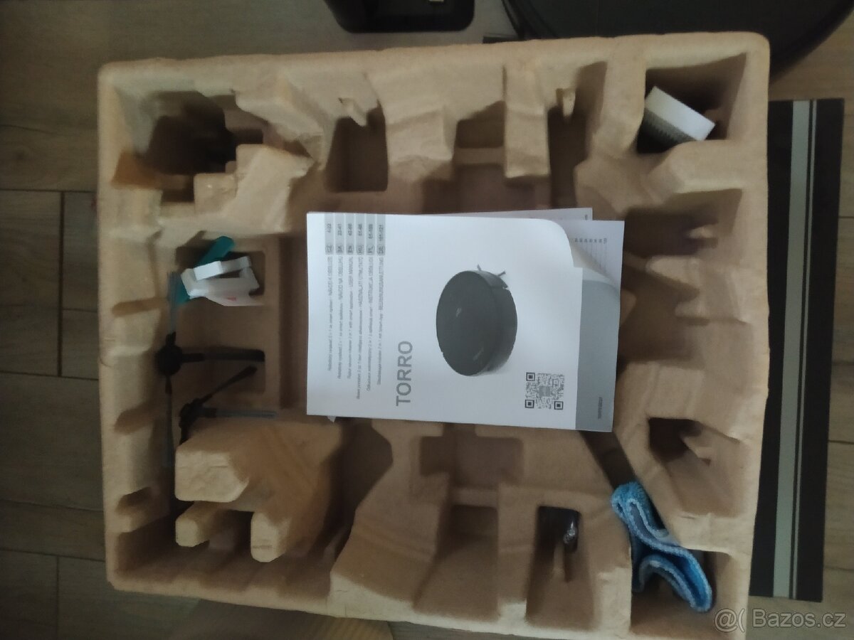 ROBOTICKÝ VYSAVAČ ETA - 3