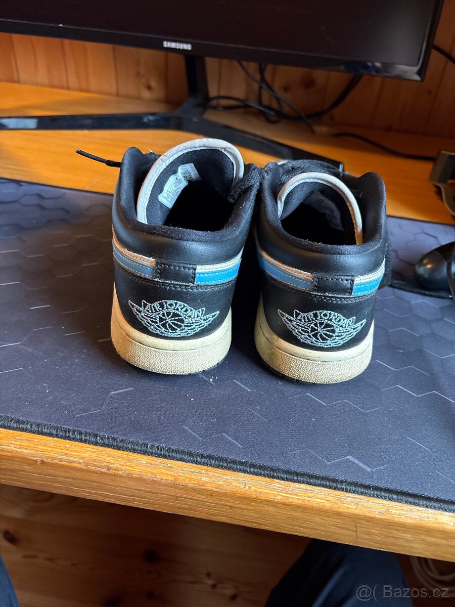 Prodej bot AIR Jordan 1 Low - 3