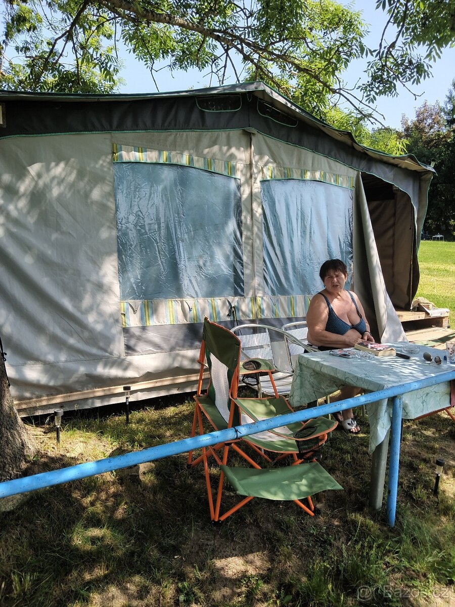 Karavan s pevným stáním - 3