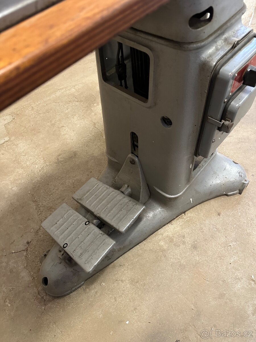 Šicí stroj Minerva sloupový - 3