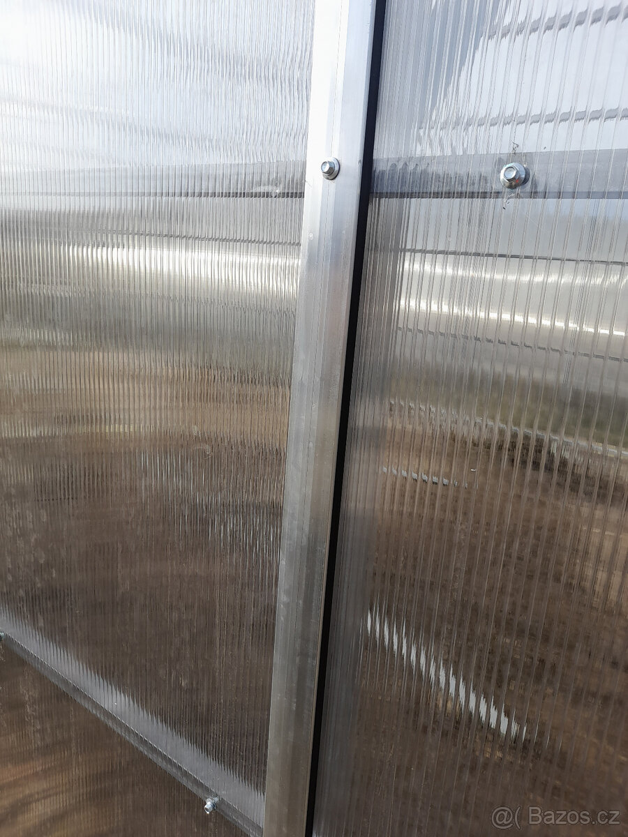 Skleník z polykarbonátu - 3