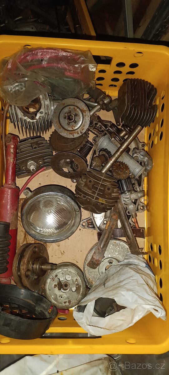 Jawa 50 Pařez motor, díly - 3
