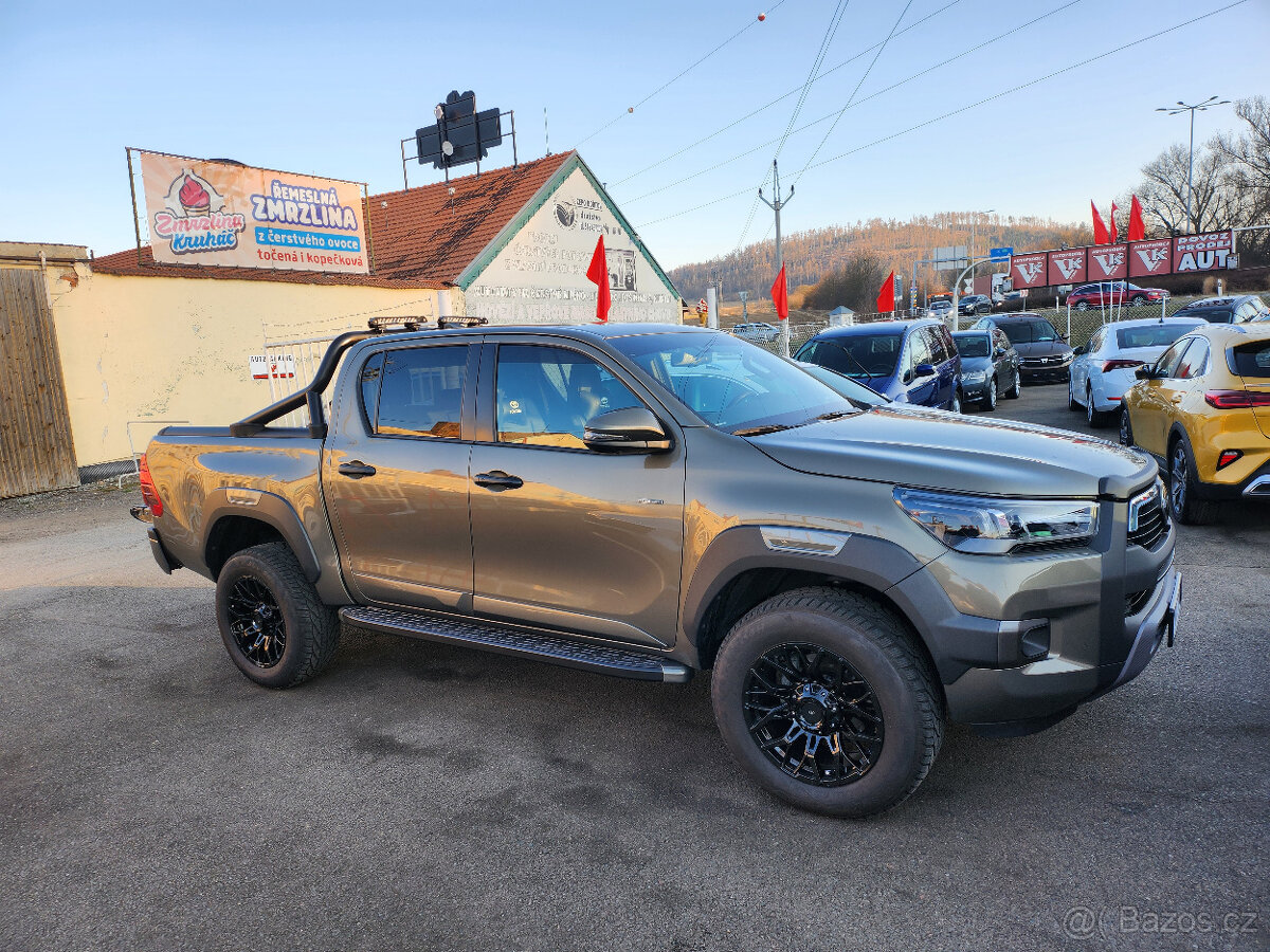 TOYOTA HILUX INVINCIBLE DOUBLE CAB, 2,8D - 4D 150 KW