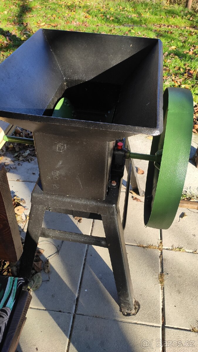 strouhač,drtič,šrotovník na ovoce, zelí, červenou řepu - 3