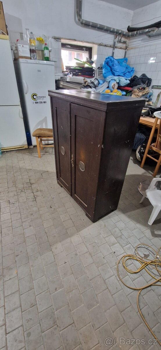 Stará skříň - 3