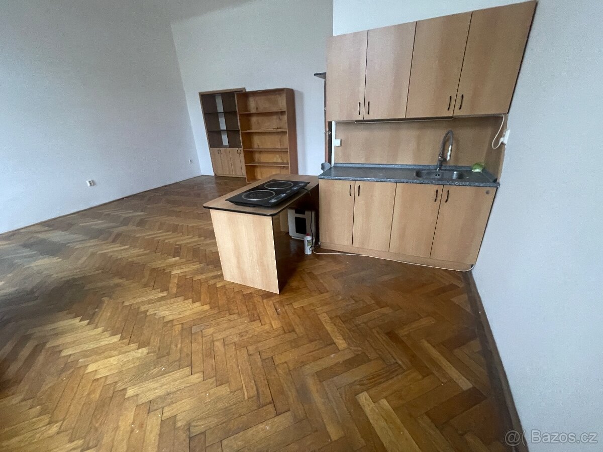 Pronájem bytu 1+kk centrum Olomouc - 3