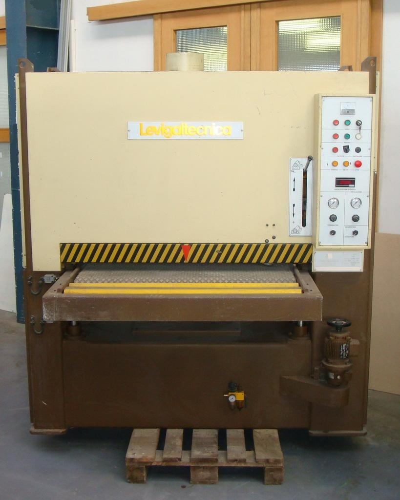 Širokopásová bruska LEVIGATECNICA - 3