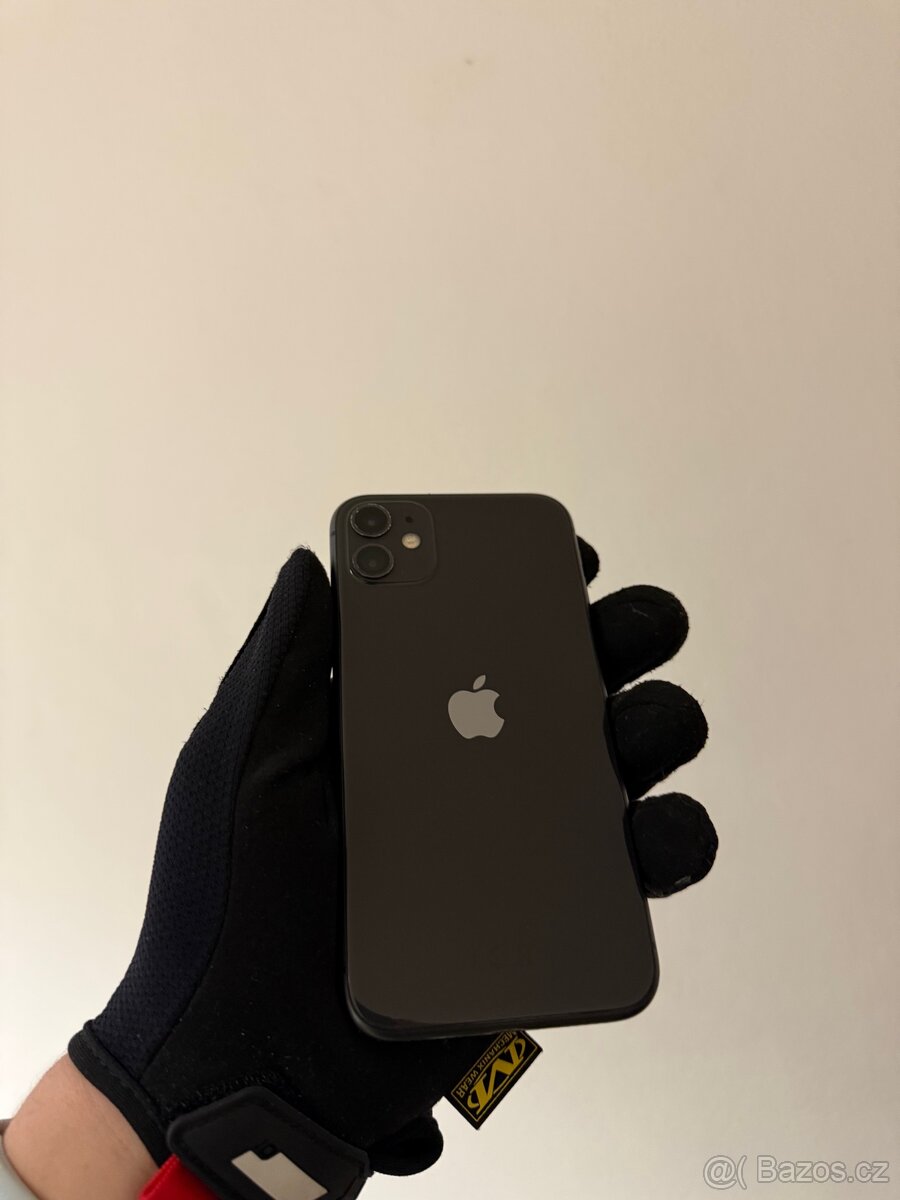 iPhone 11 64GB černý - 3