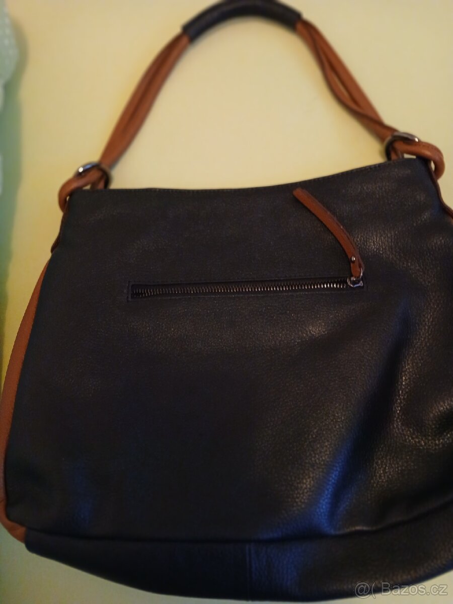 Kožená kabelka,velmi skladna - 3