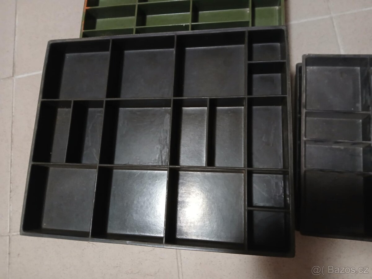 Prodám bakelitové pořadače na drobné díly - 3