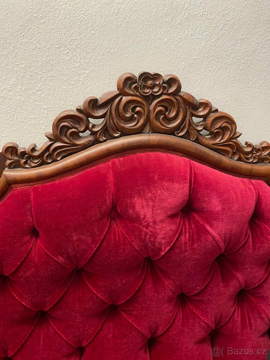 Sedačka, stůl a dvě židle - 3