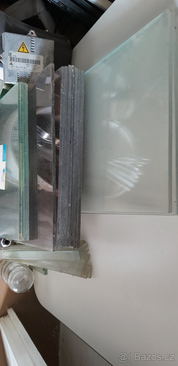 Skleněné police - 3