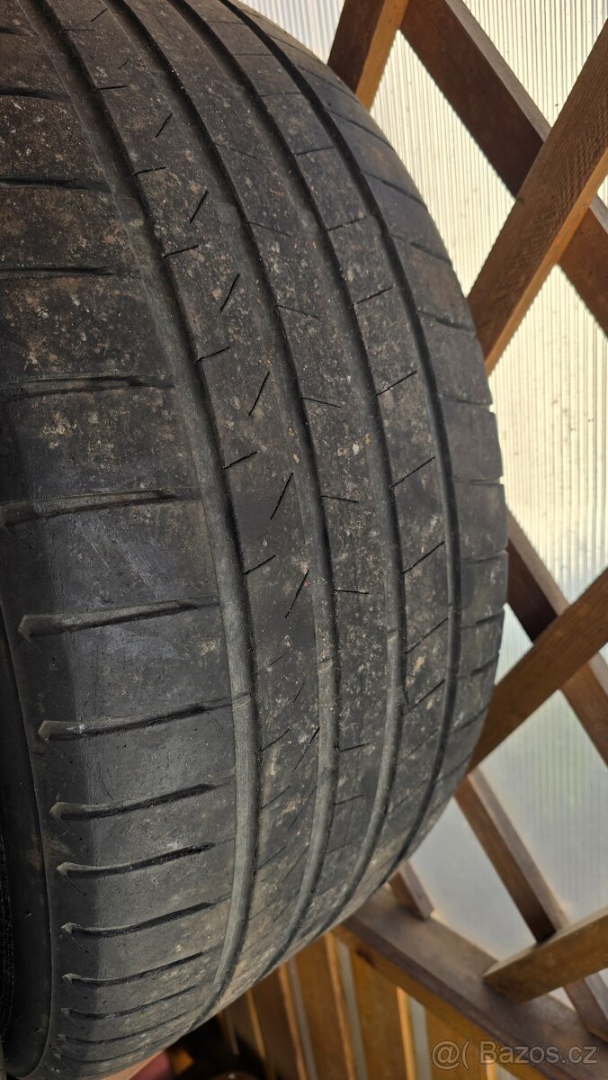 285/35/ r 22 LETNÍ - 3
