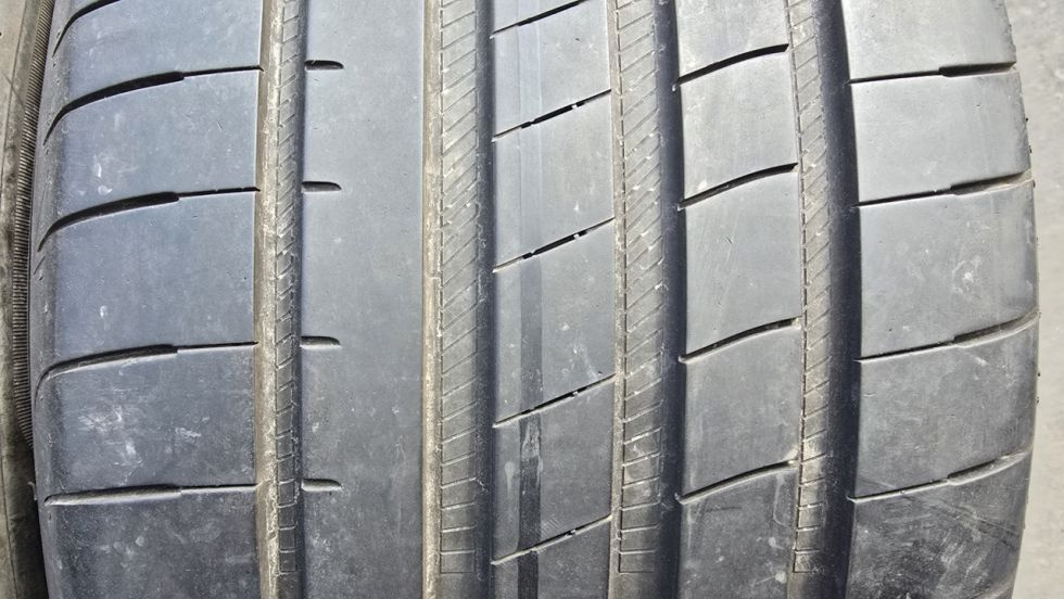 Letní pneu 275/40/18 Good Year - 3