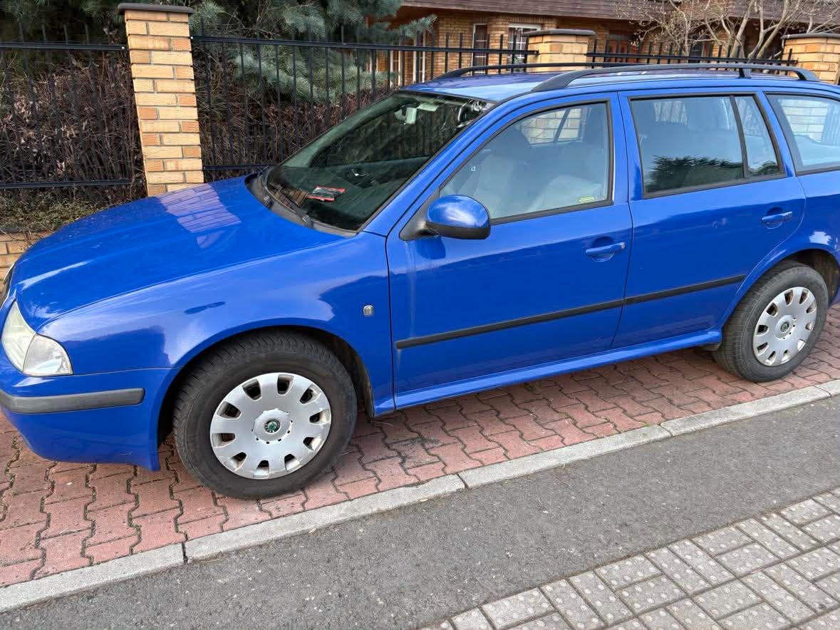 Škoda Octavia 1 Tour 1,6i, benzín - 3