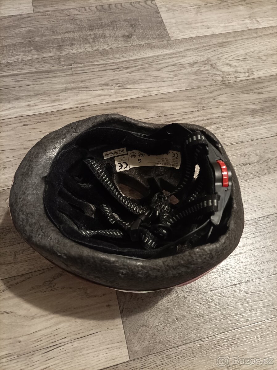 Pěkná dívčí cyklo helma, přilba - 3