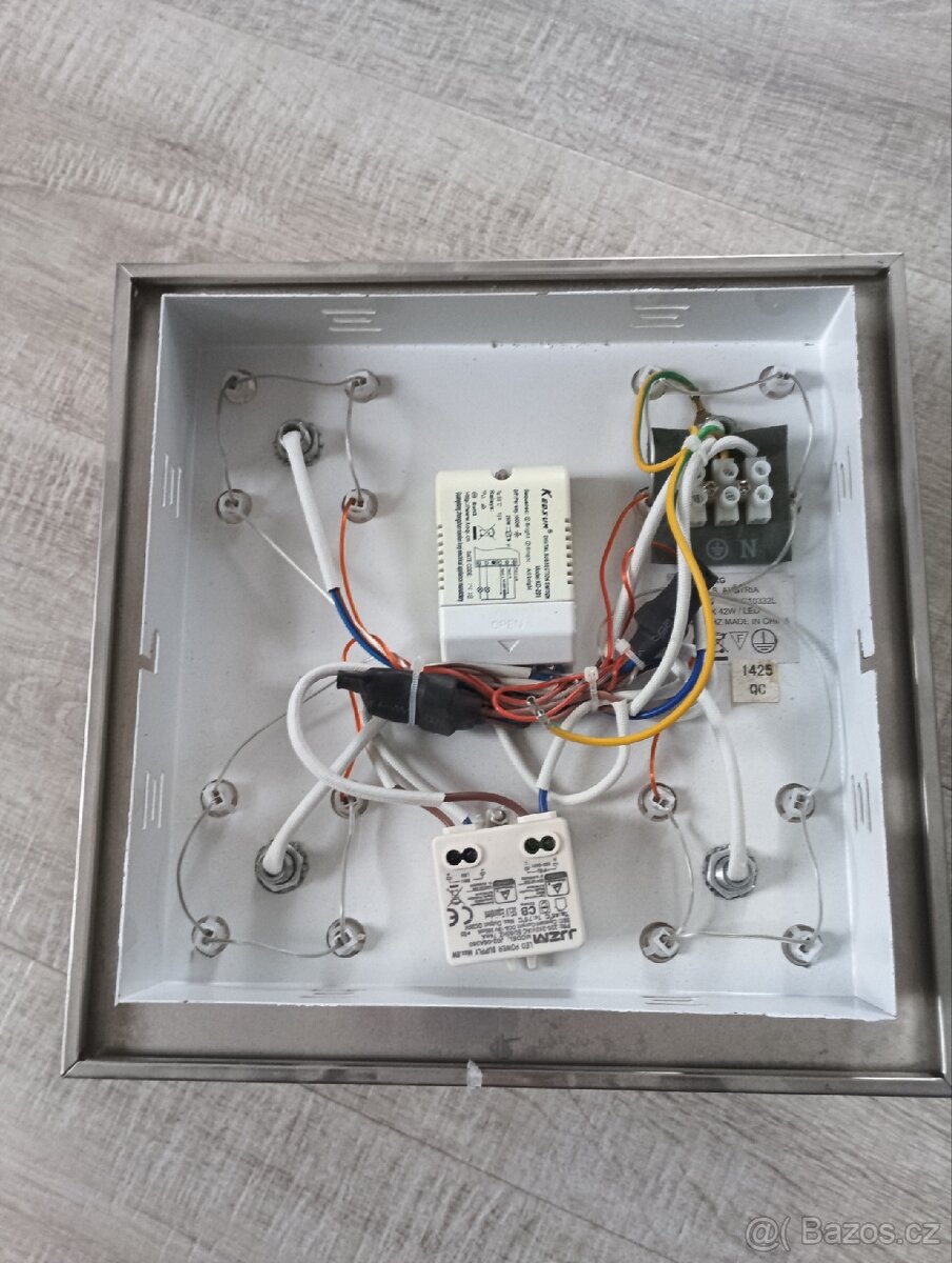 Stropní svítidlo 26x26 - 3