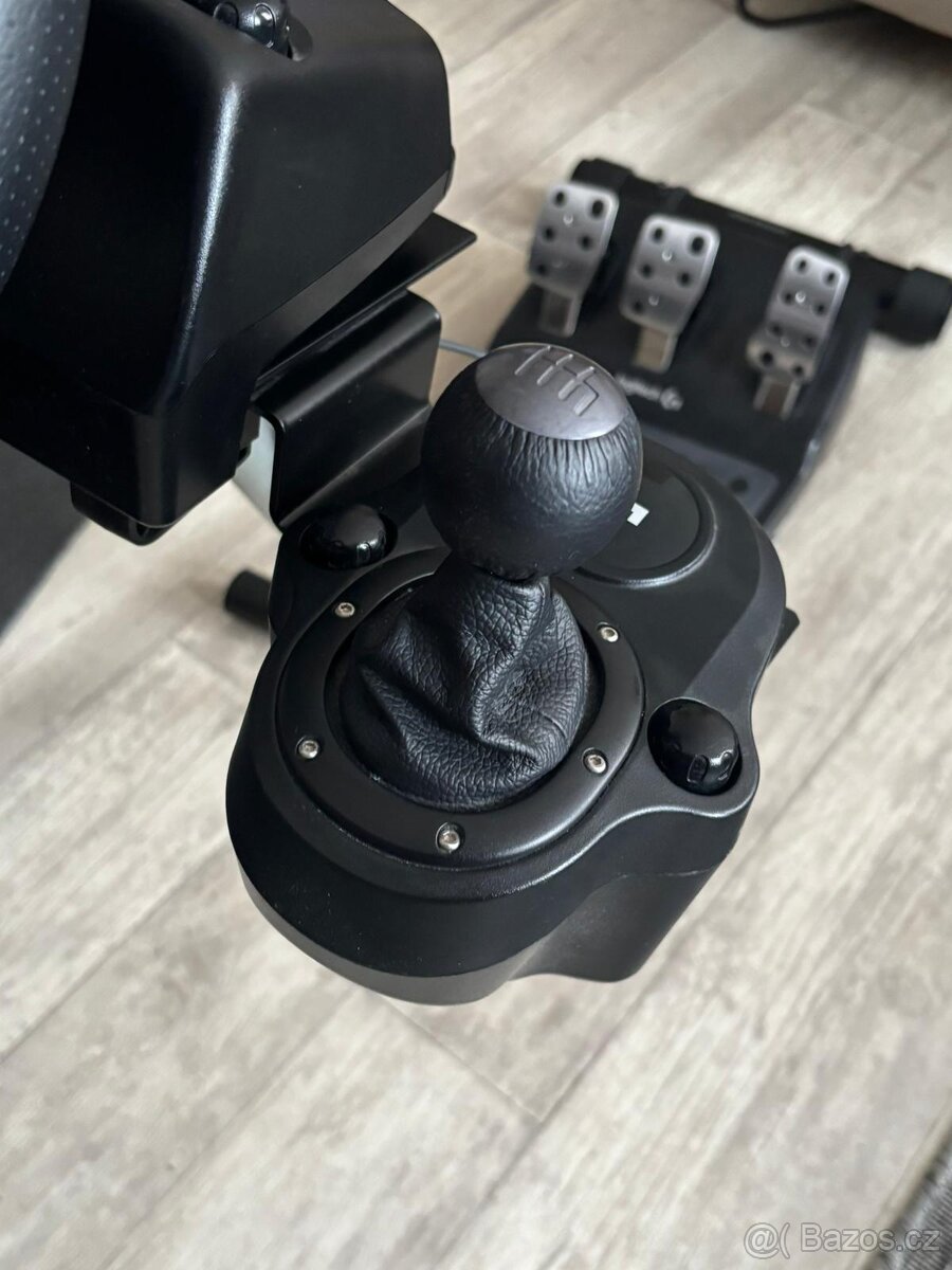Logitech G920 Driving Force + stojan + řadící páka - 3
